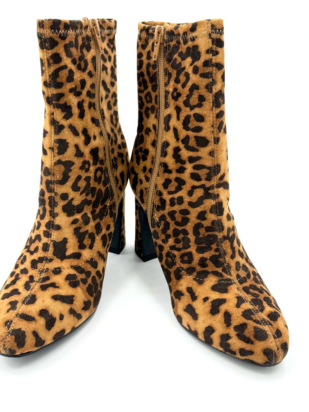 NIB Mia Thiva Leopard Print Chunky Heel Faux Suede Ankle Boots Size 6.5M